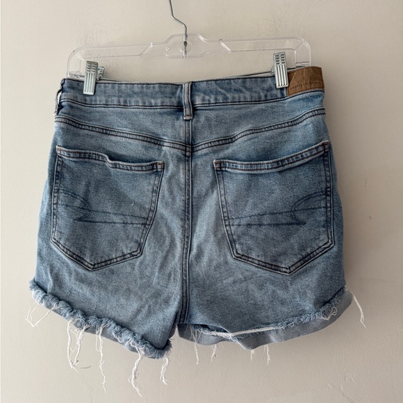 American Eagle Strigid Mom Jean Denim Shorts - Picture 3 of 6